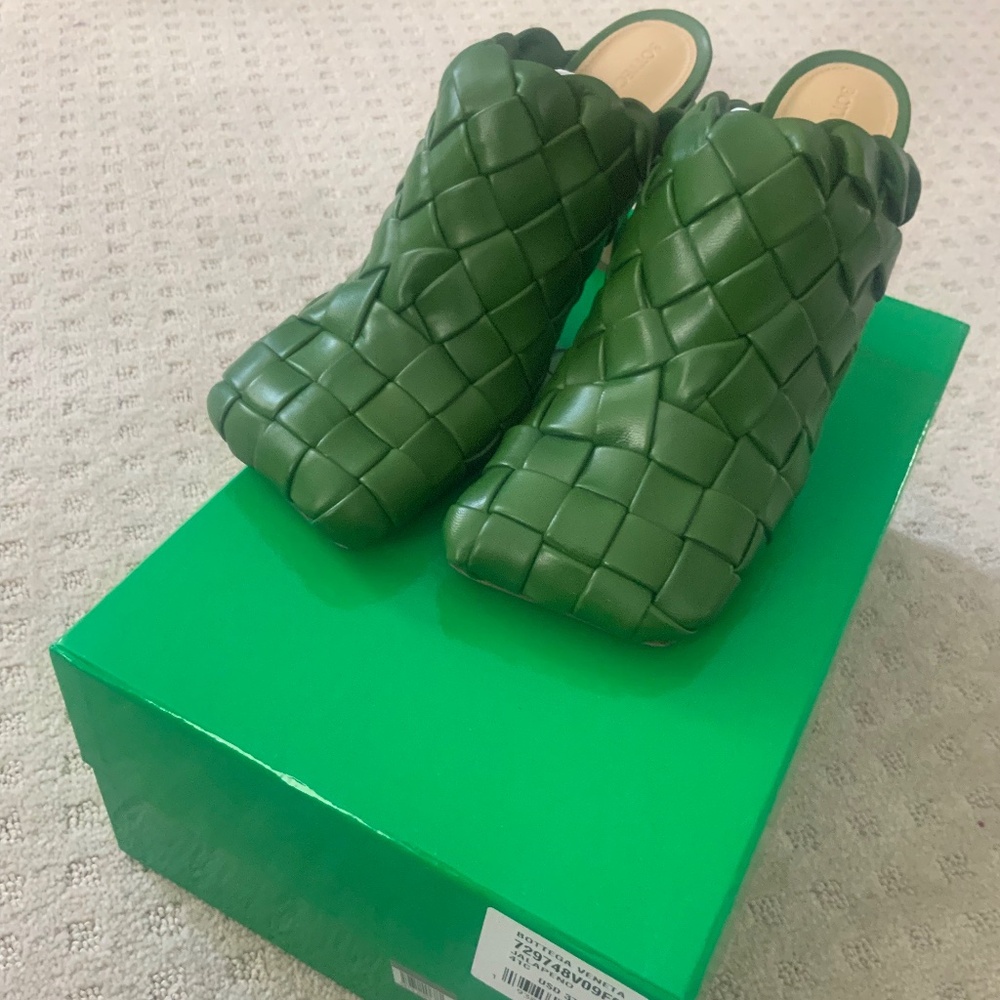 Bottega Veneta Jalepeno Shoe NWT Size 41